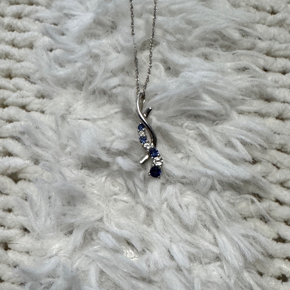 10K Elegant Silver Necklace with Blue stones